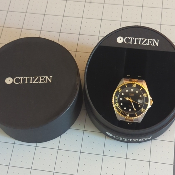 Citizen men's 2510-S004519 HSX quartz watch